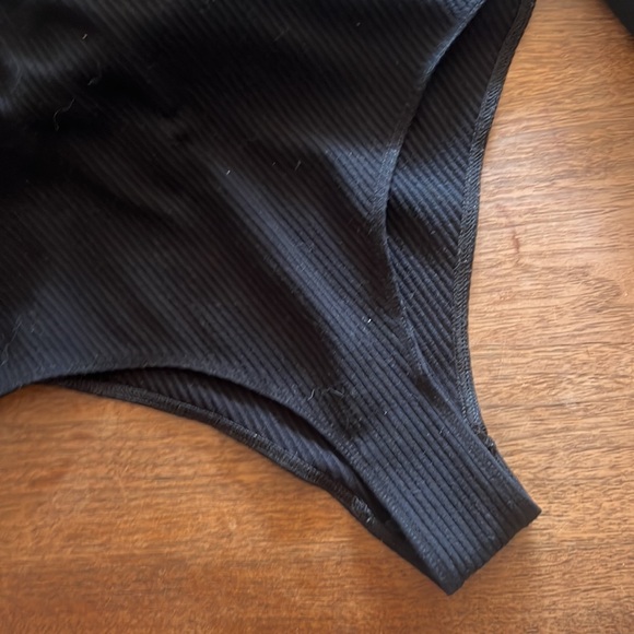 Reformation Backless ribbed bodysuit - Picture 8 of 9
